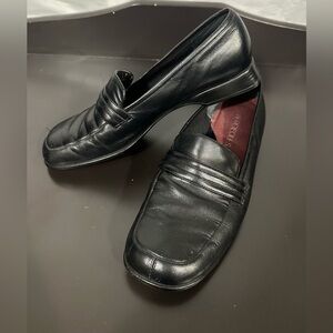 AEROSOLES Women’s Black Loafers Sz 6.5